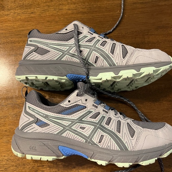 Grey and Mint Green ASICS - Picture 2 of 5